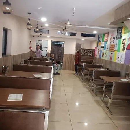 Anand Mahal Hotel-2